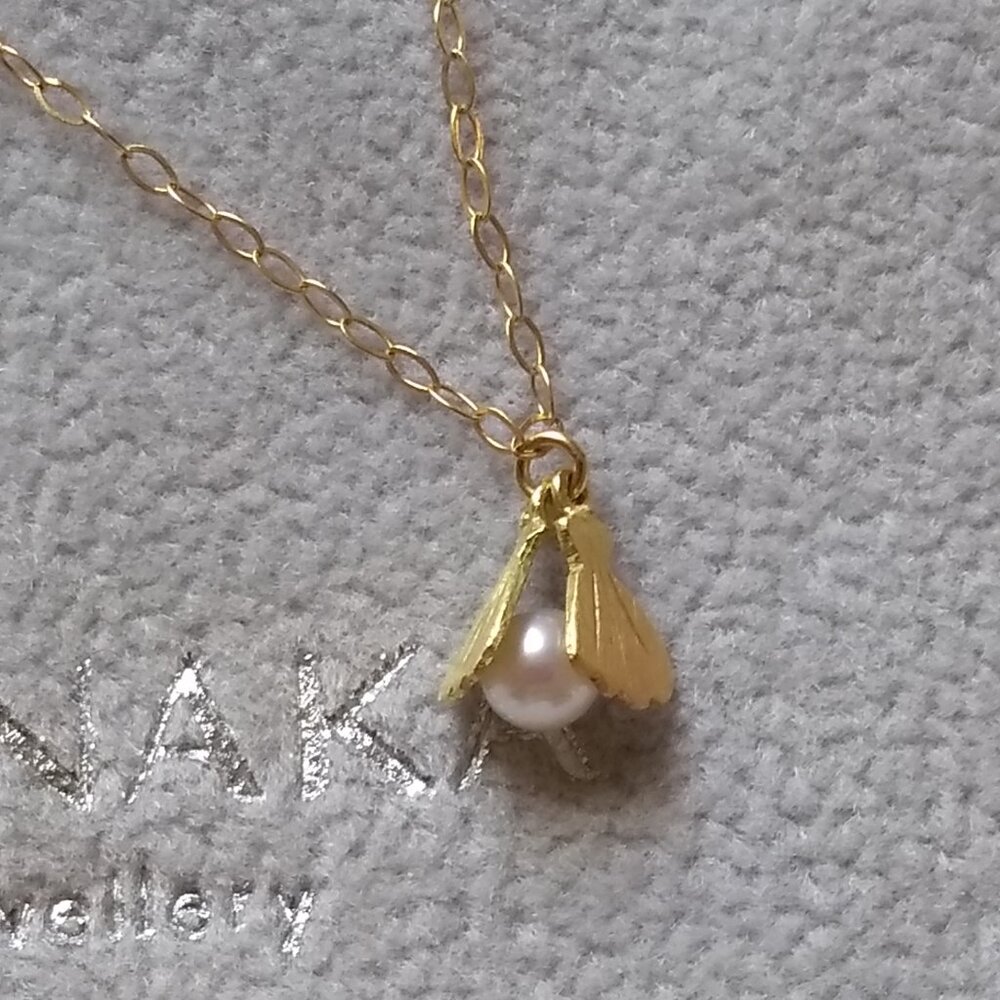 Monaka 18k gold Dainty Scallop Seashell Akoya Pearl Necklace Catbird